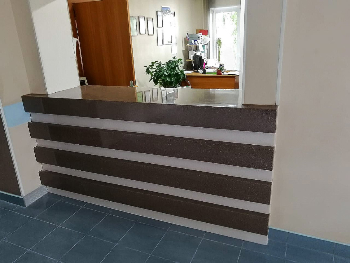 Стойки ресепшн